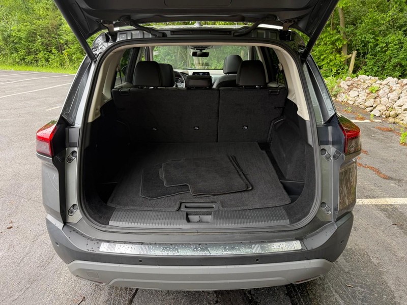 Nissan Rogue Vehicle Image 08