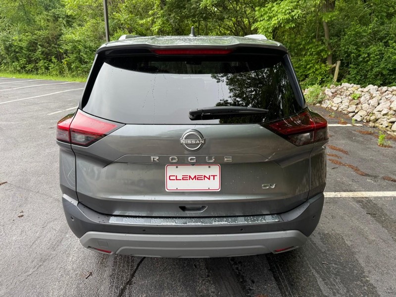 Nissan Rogue Vehicle Image 09