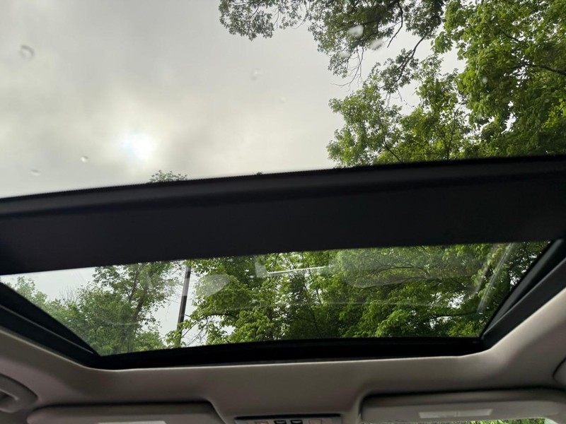 Nissan Rogue Vehicle Image 19
