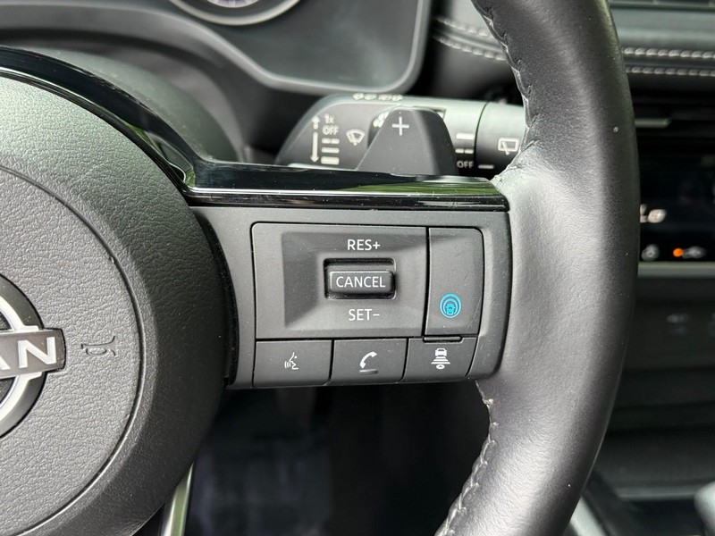 Nissan Rogue Vehicle Image 25