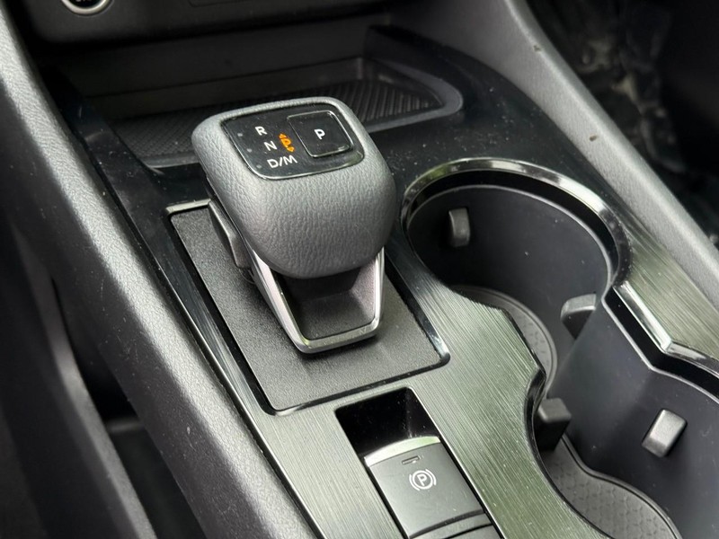Nissan Rogue Vehicle Image 26