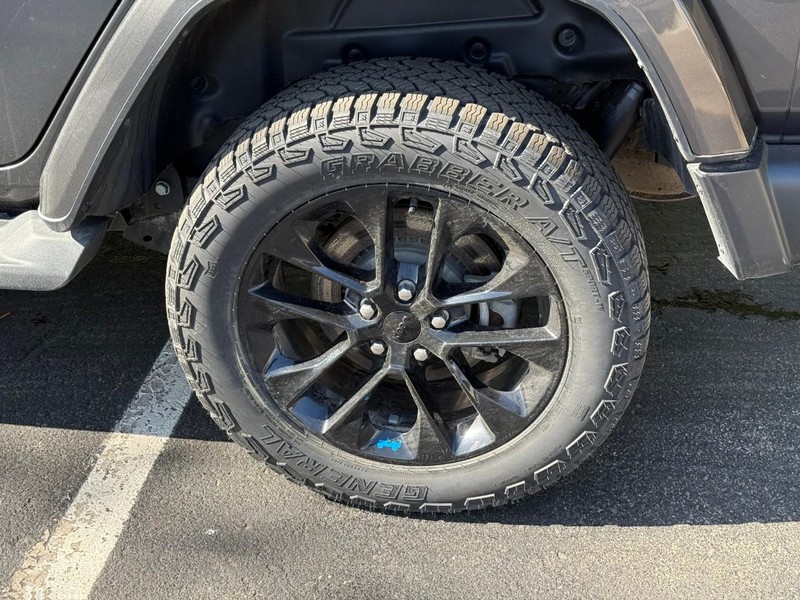 Jeep Wrangler 4xe Vehicle Image 05