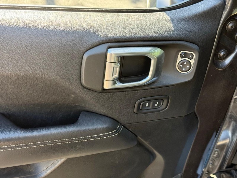 Jeep Wrangler 4xe Vehicle Image 16