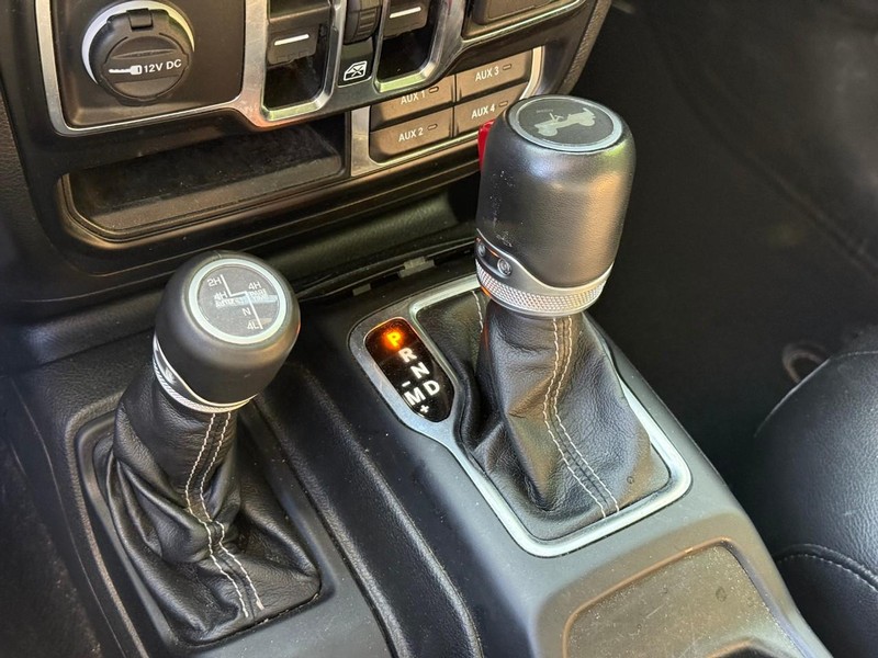 Jeep Wrangler 4xe Vehicle Image 21