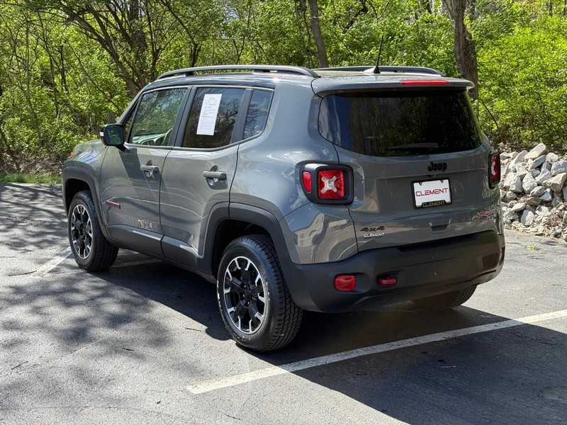 Jeep Renegade Vehicle Image 04