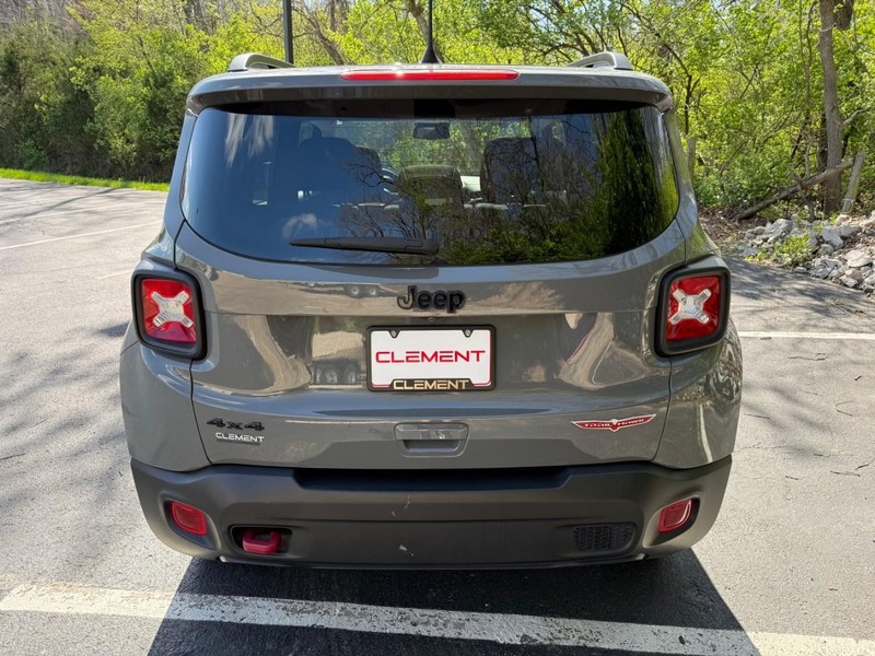 Jeep Renegade Vehicle Image 09