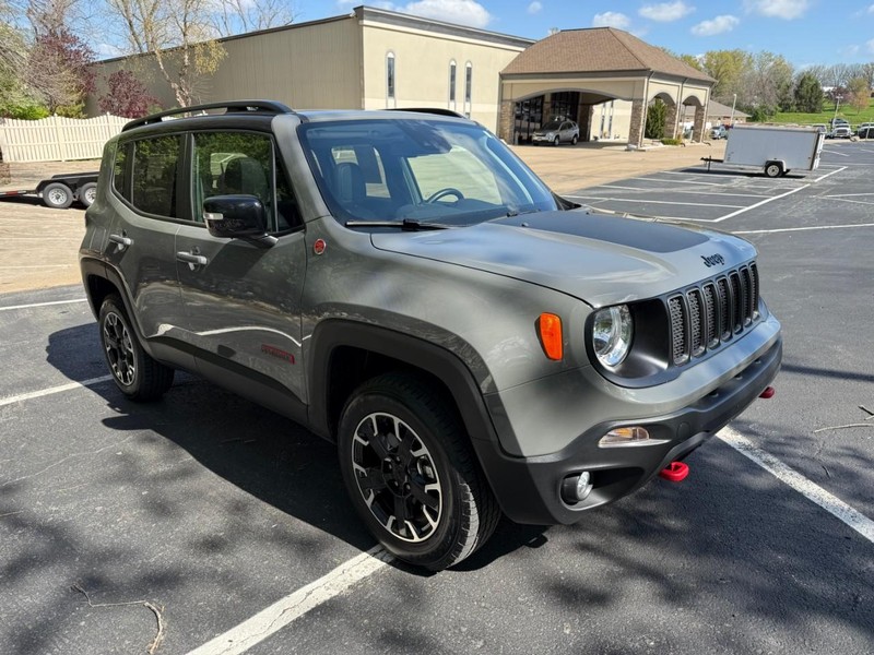 Jeep Renegade Vehicle Image 12