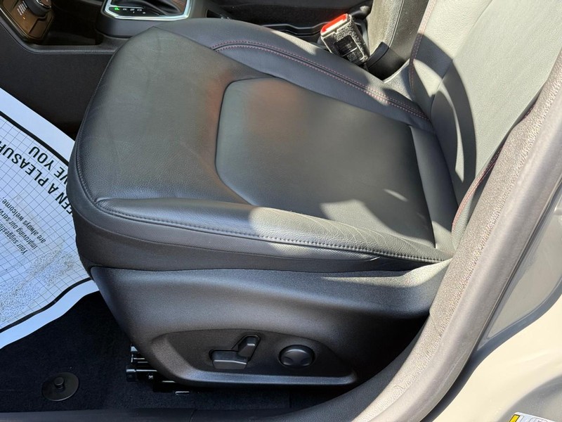 Jeep Renegade Vehicle Image 21
