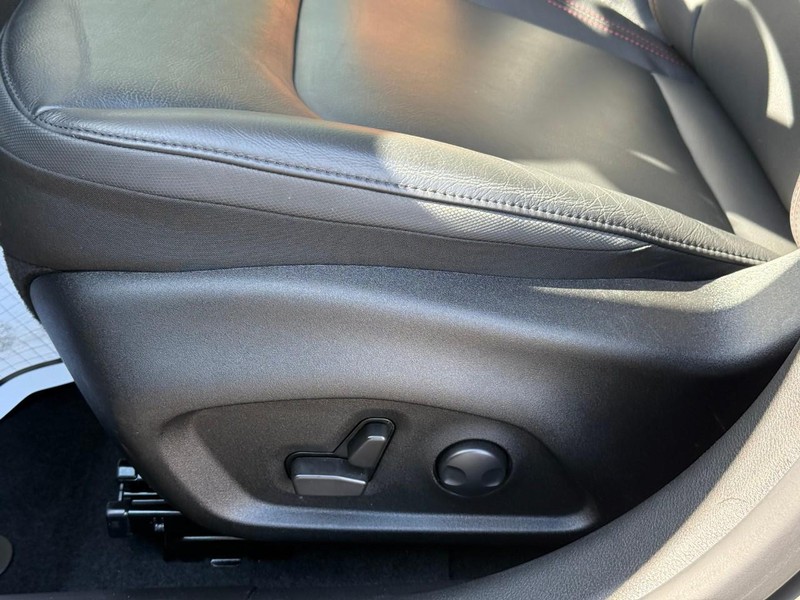 Jeep Renegade Vehicle Image 22