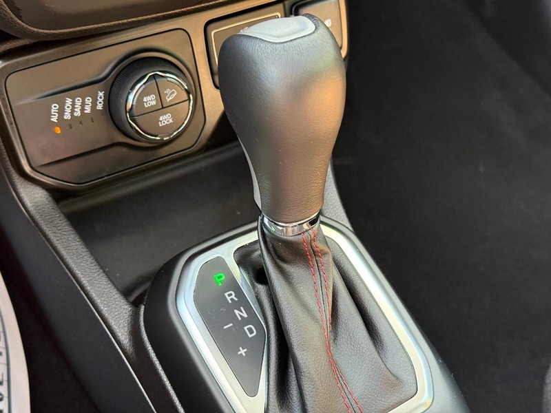 Jeep Renegade Vehicle Image 26