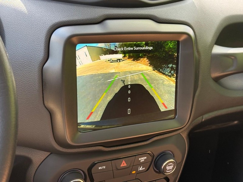 Jeep Renegade Vehicle Image 28