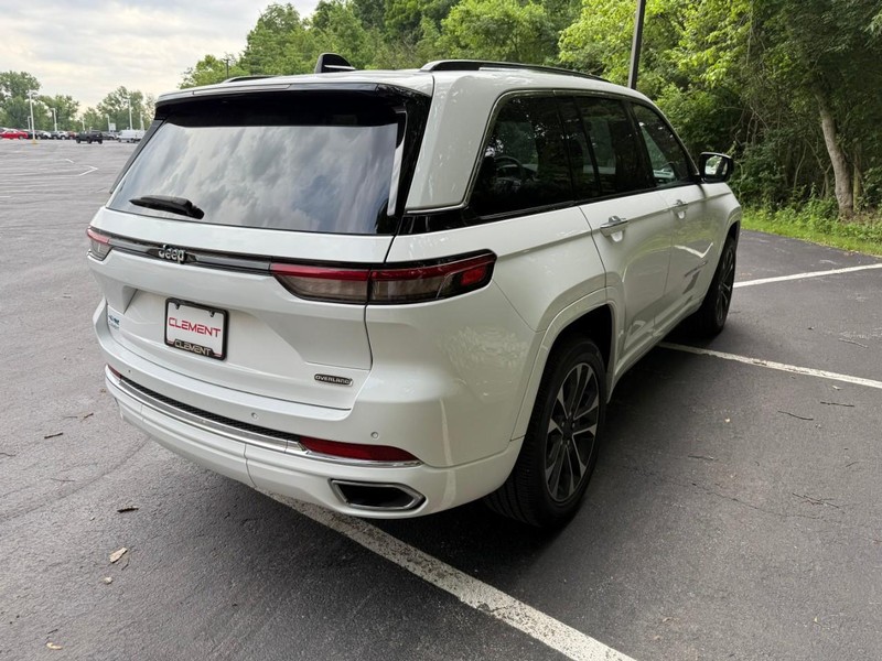 Jeep Grand Cherokee 4xe Vehicle Image 11