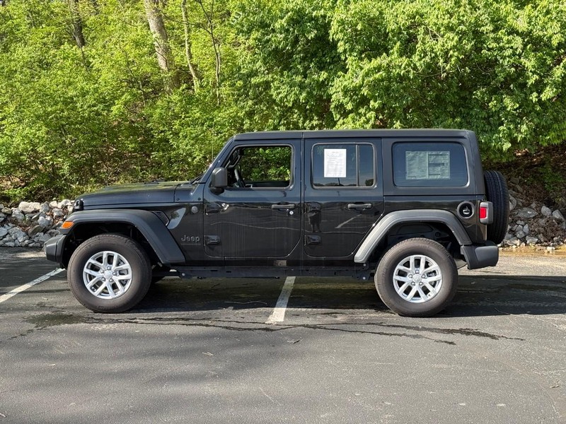 Jeep Wrangler Vehicle Image 03