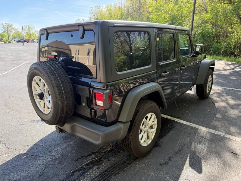 Jeep Wrangler Vehicle Image 09