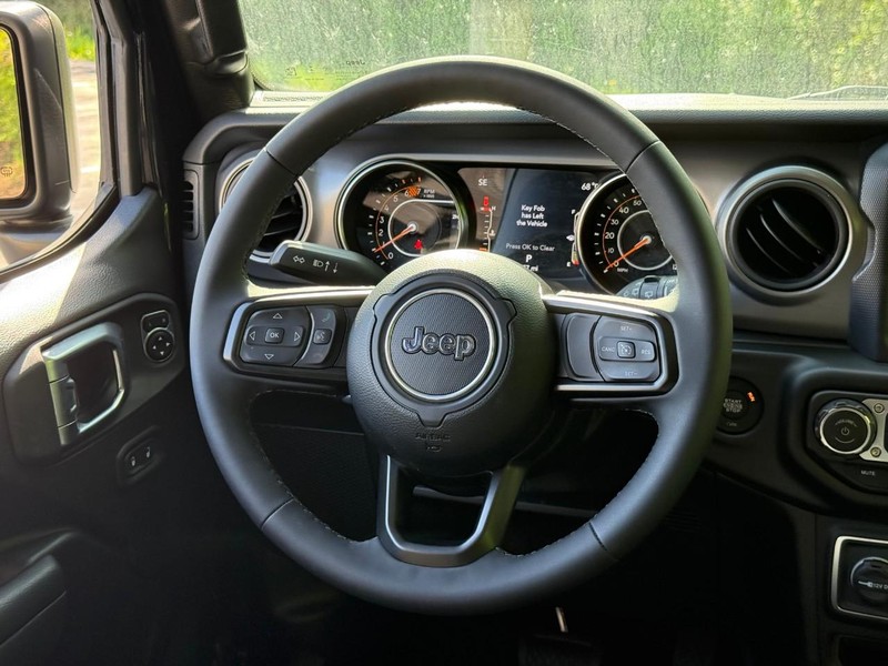Jeep Wrangler Vehicle Image 15