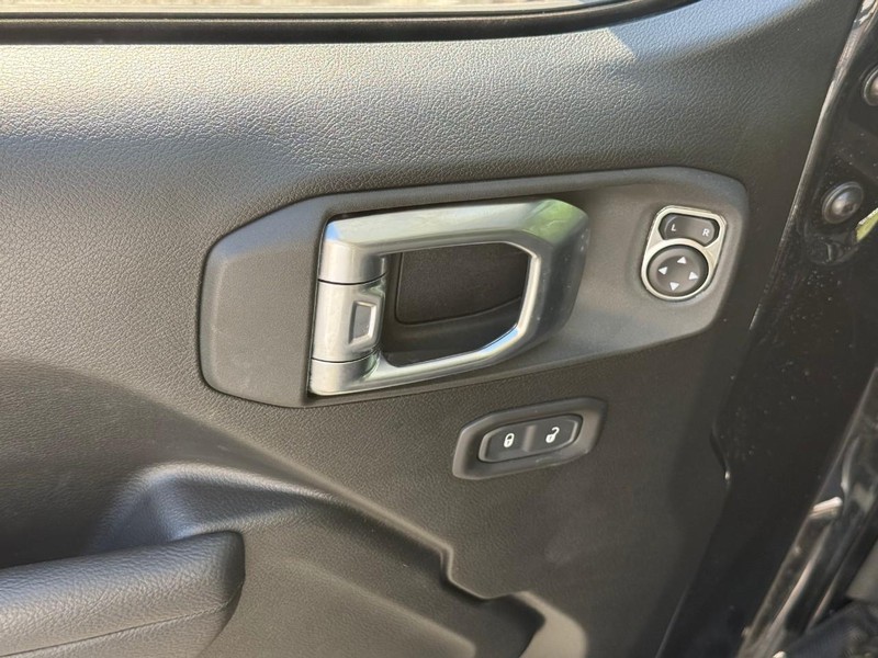 Jeep Wrangler Vehicle Image 18