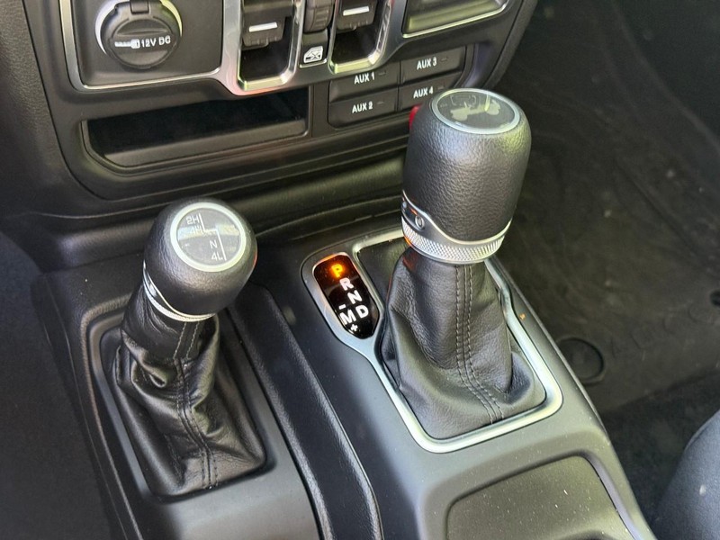 Jeep Wrangler Vehicle Image 23
