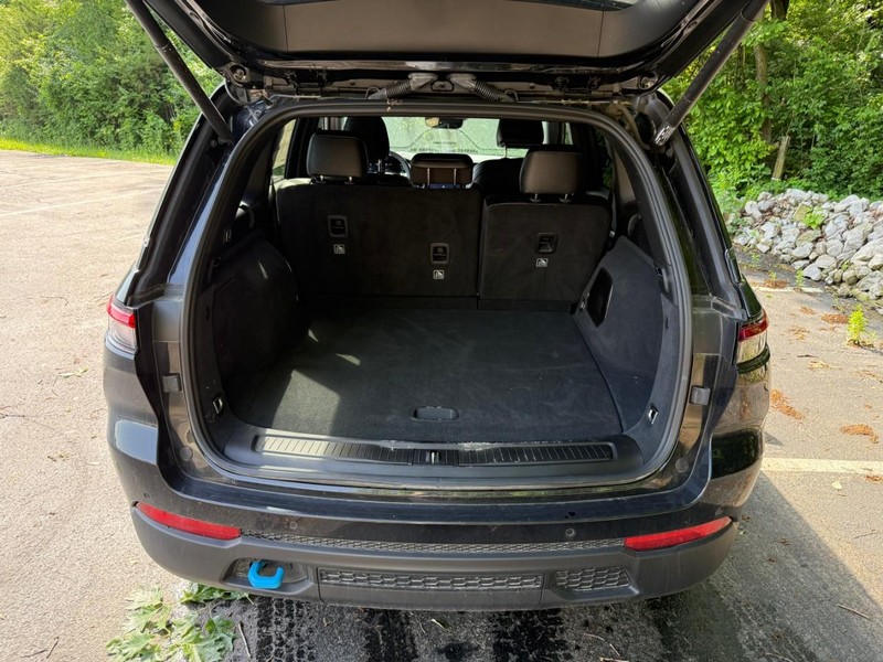 Jeep Grand Cherokee 4xe Vehicle Image 07