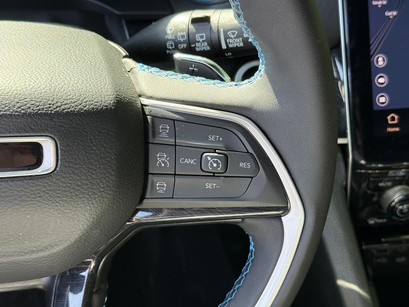 Jeep Grand Cherokee 4xe Vehicle Image 18