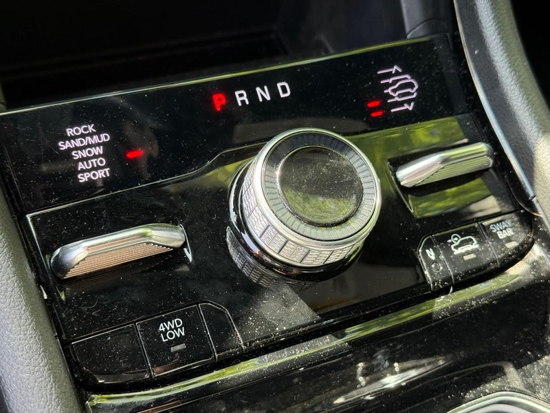 Jeep Grand Cherokee 4xe Vehicle Image 19