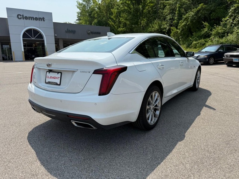Cadillac CT5 Vehicle Image 09