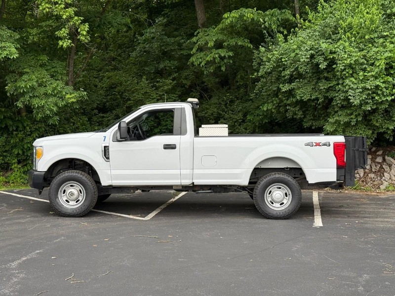 Ford Super Duty F-250 SRW Vehicle Image 03