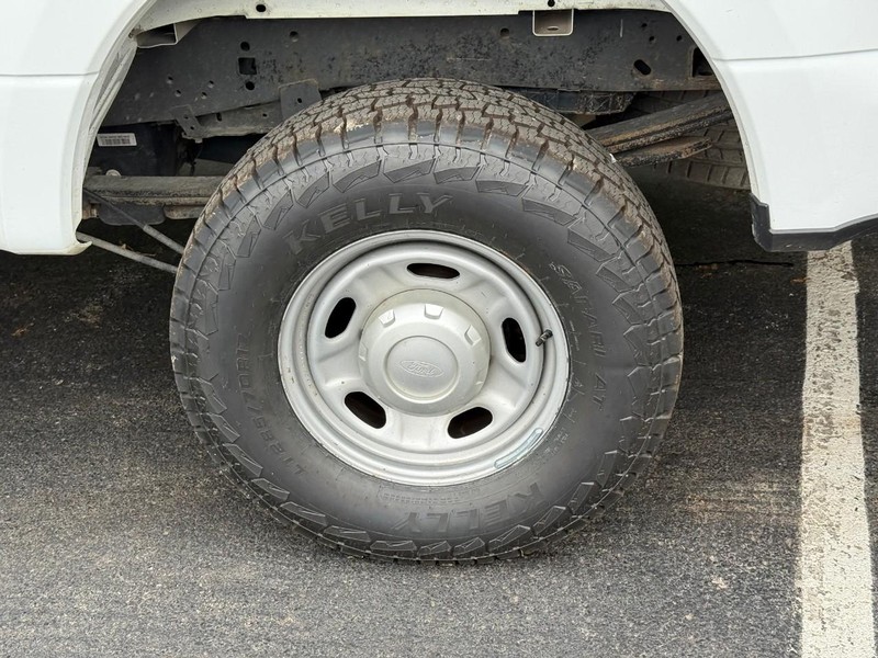 Ford Super Duty F-250 SRW Vehicle Image 05