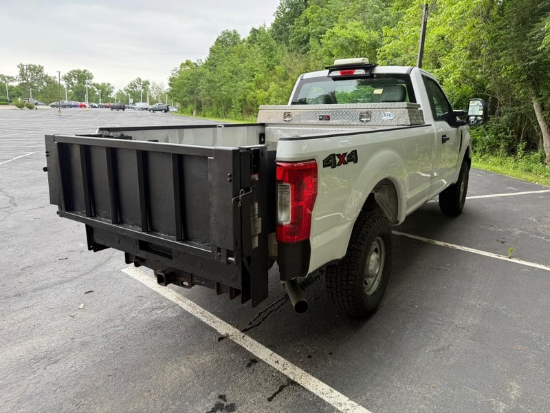 Ford Super Duty F-250 SRW Vehicle Image 08