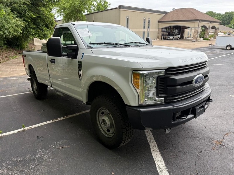 Ford Super Duty F-250 SRW Vehicle Image 12
