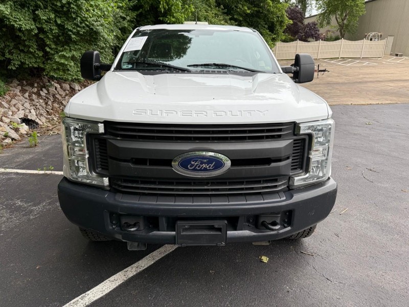 Ford Super Duty F-250 SRW Vehicle Image 13