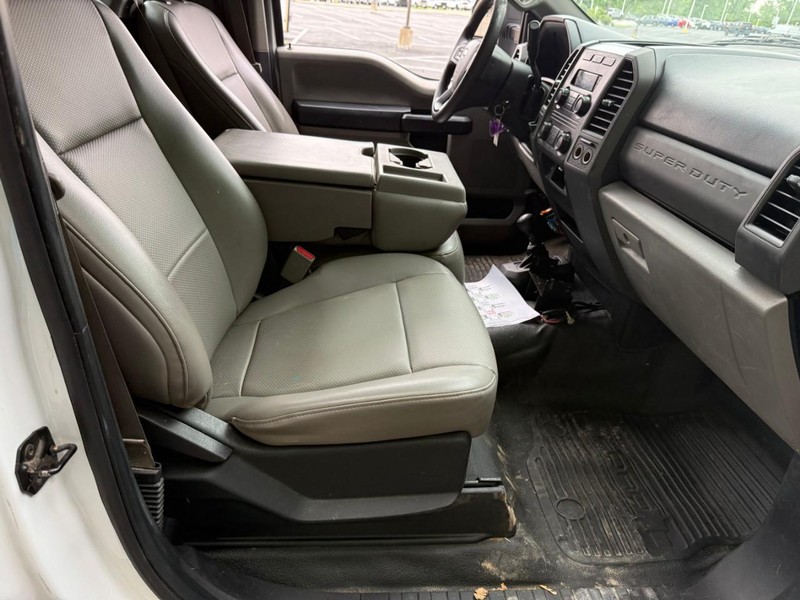 Ford Super Duty F-250 SRW Vehicle Image 14