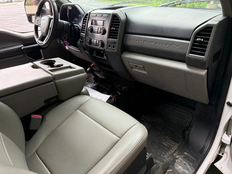 Ford Super Duty F-250 SRW Vehicle Image 15