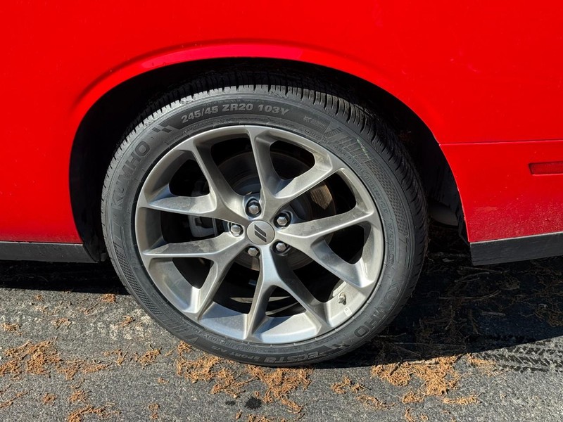 Dodge Challenger Vehicle Image 05