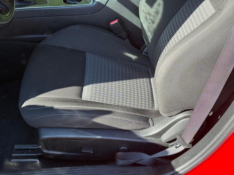 Dodge Challenger Vehicle Image 14