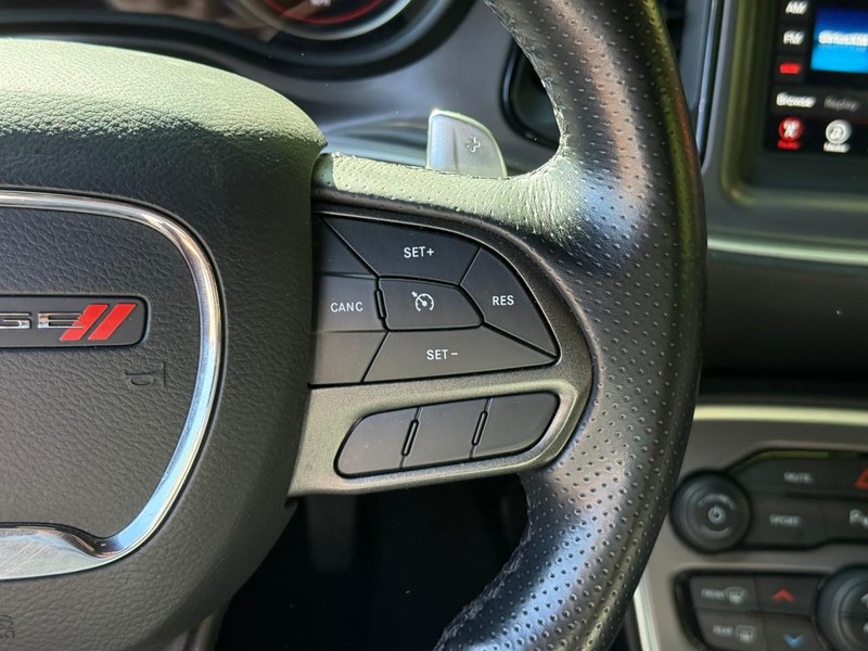 Dodge Challenger Vehicle Image 17
