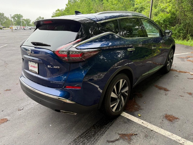 Nissan Murano Vehicle Image 11