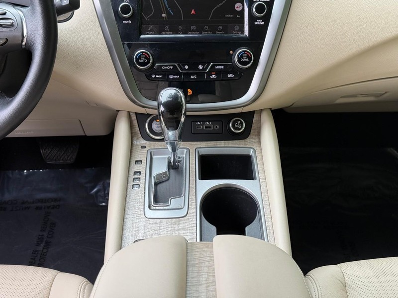 Nissan Murano Vehicle Image 19