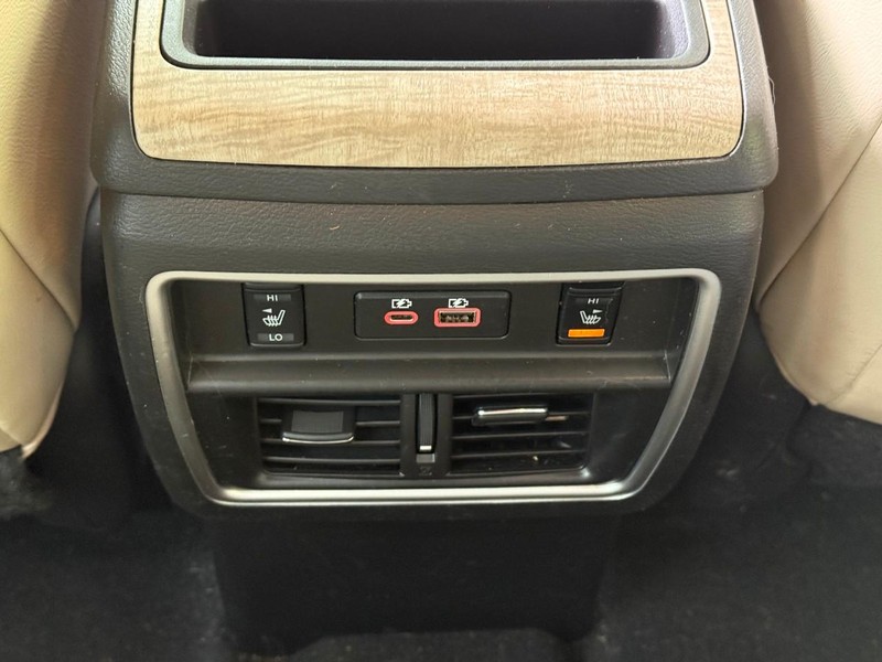 Nissan Murano Vehicle Image 20