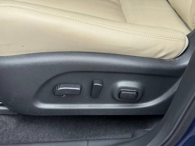 Nissan Murano Vehicle Image 23