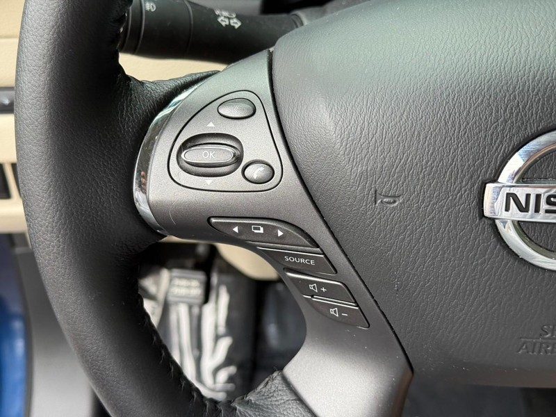 Nissan Murano Vehicle Image 24