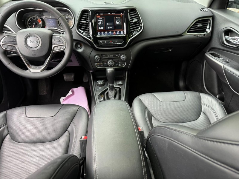 Jeep Cherokee Vehicle Image 15