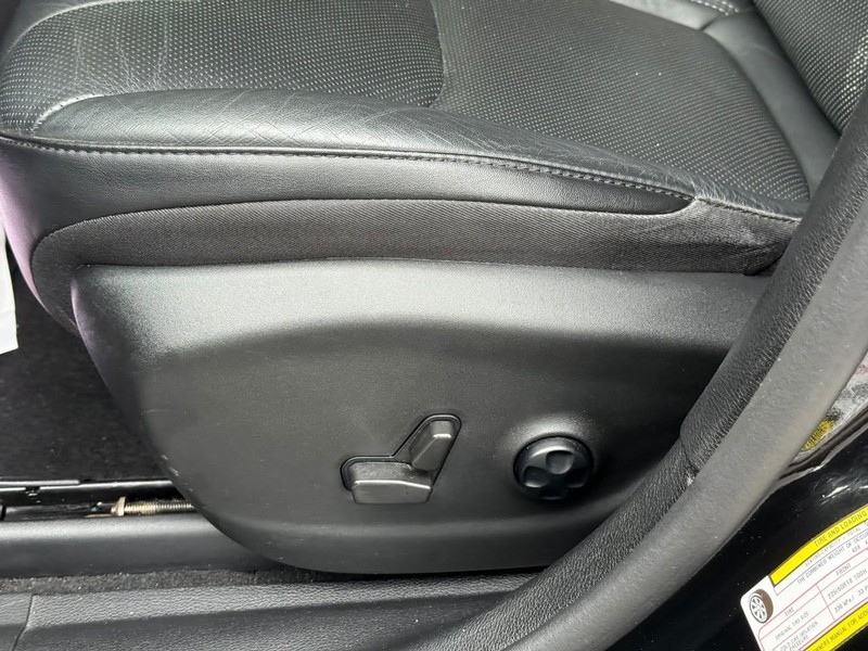 Jeep Cherokee Vehicle Image 22