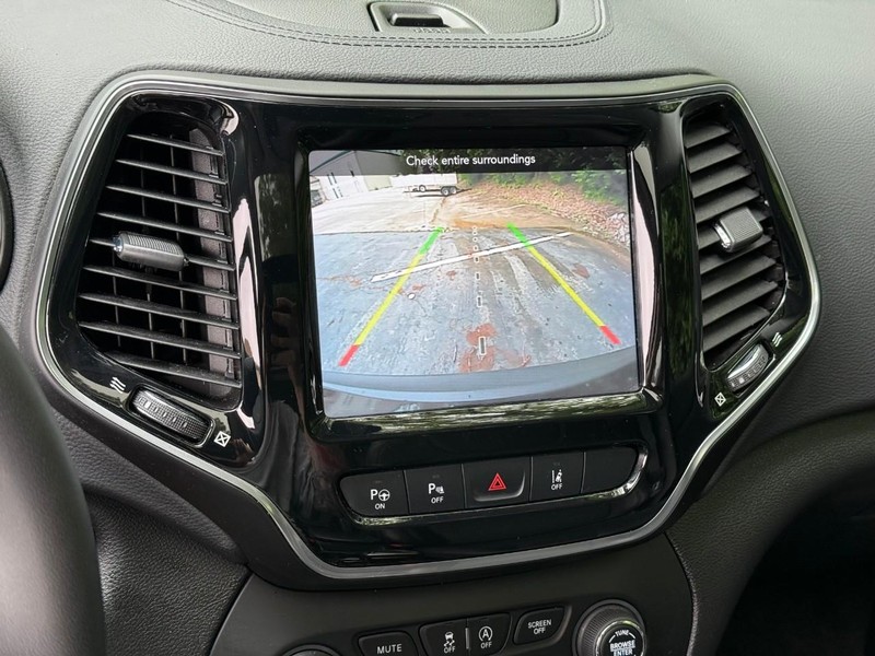 Jeep Cherokee Vehicle Image 28