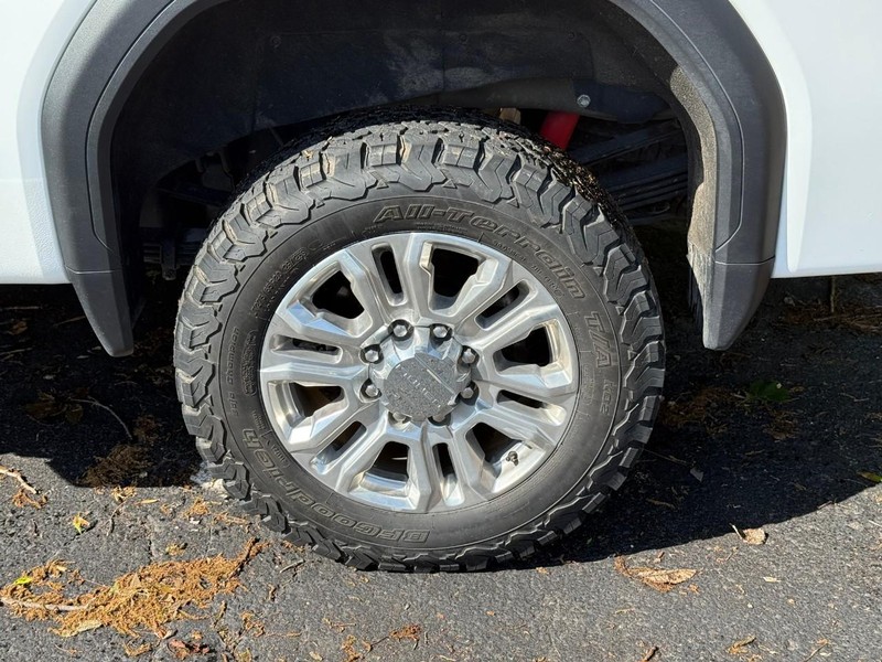 GMC Sierra 3500HD Vehicle Image 05