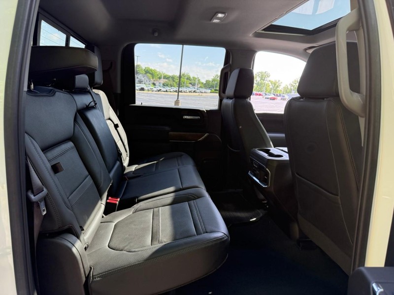 GMC Sierra 3500HD Vehicle Image 13