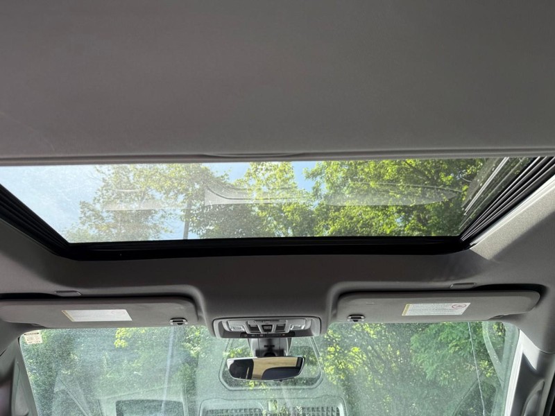 GMC Sierra 3500HD Vehicle Image 18