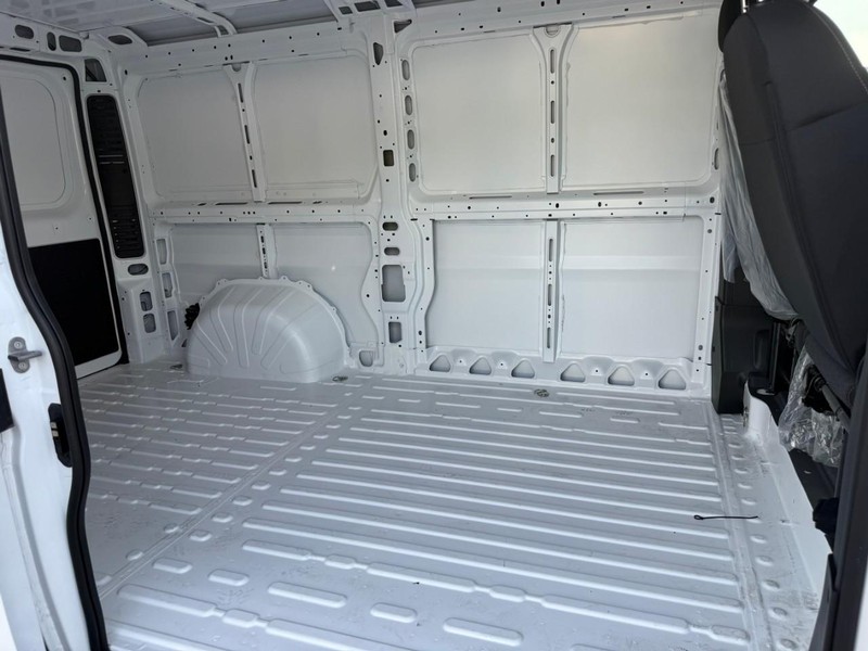 Ram ProMaster Cargo Van Vehicle Image 08