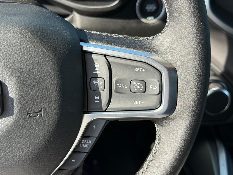 Ram 1500 Vehicle Image 16