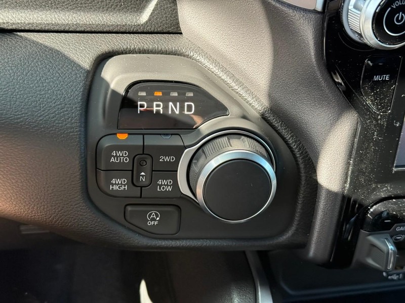 Ram 1500 Vehicle Image 17