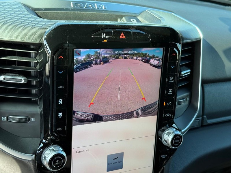 Ram 1500 Vehicle Image 18